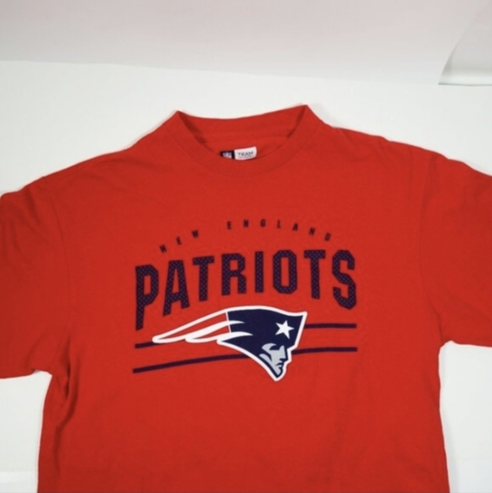New England PATRIOTS NFL Graphic Tee Women's (M) Red